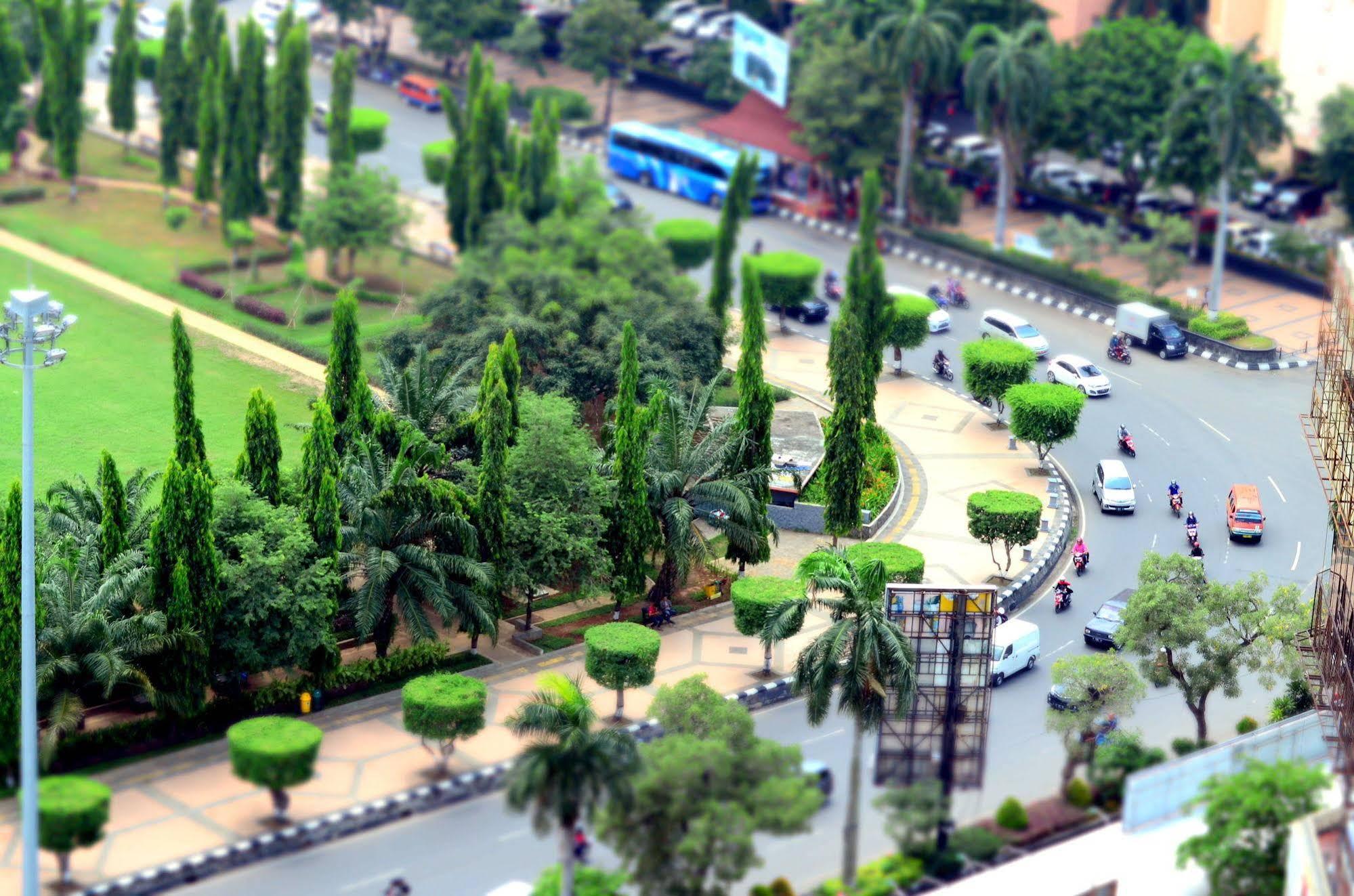 Louis Kienne Hotel Simpang Lima Semarang Exterior photo